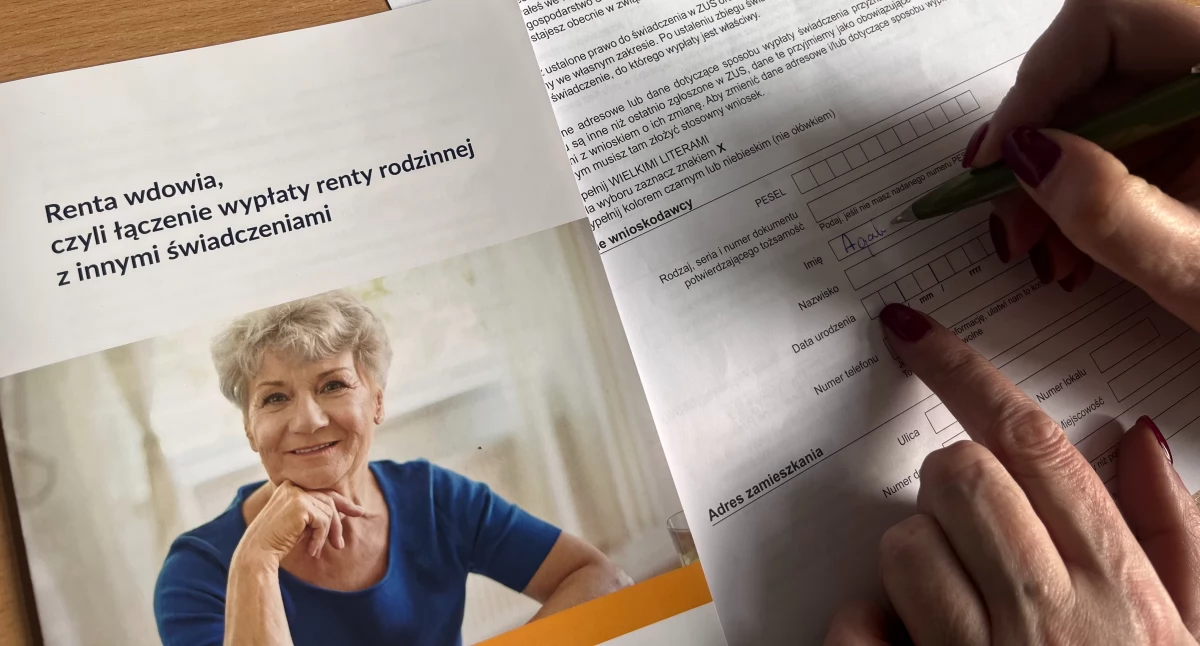 Sprawy lokalne, Sprawdź przygotować wizyty placówce złożyć wniosek rentę wdowią - zdjęcie, fotografia