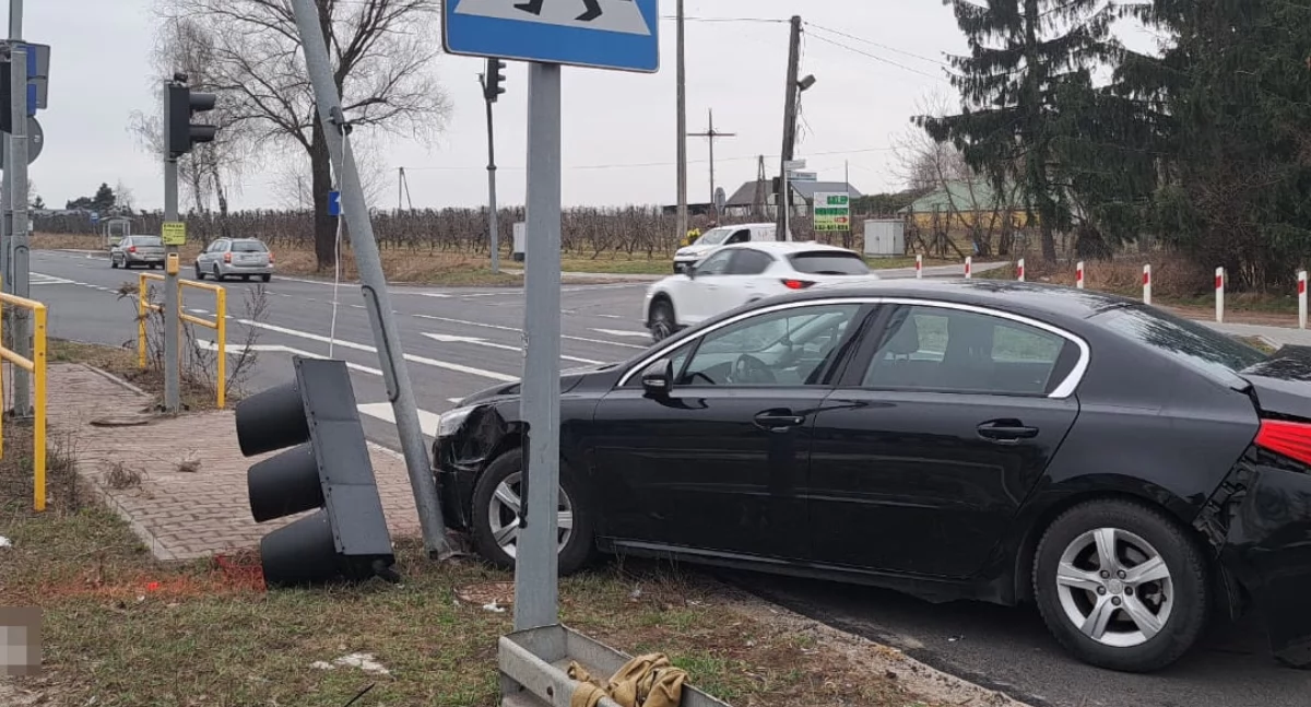 Kronika policyjna, Ponad promila alkoholu uprawnień - zdjęcie, fotografia