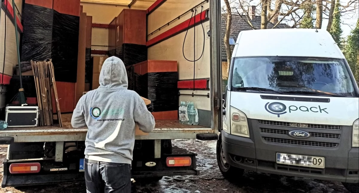 Przeprowadzka między Warszawą a Piasecznem. QPACK wyjaśnia, jak przygotować się do transportu rzeczy
