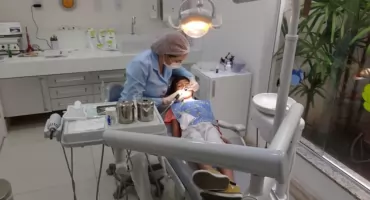 Jak skutecznie zadbać o zdrowie jamy ustnej w Piasecznie?